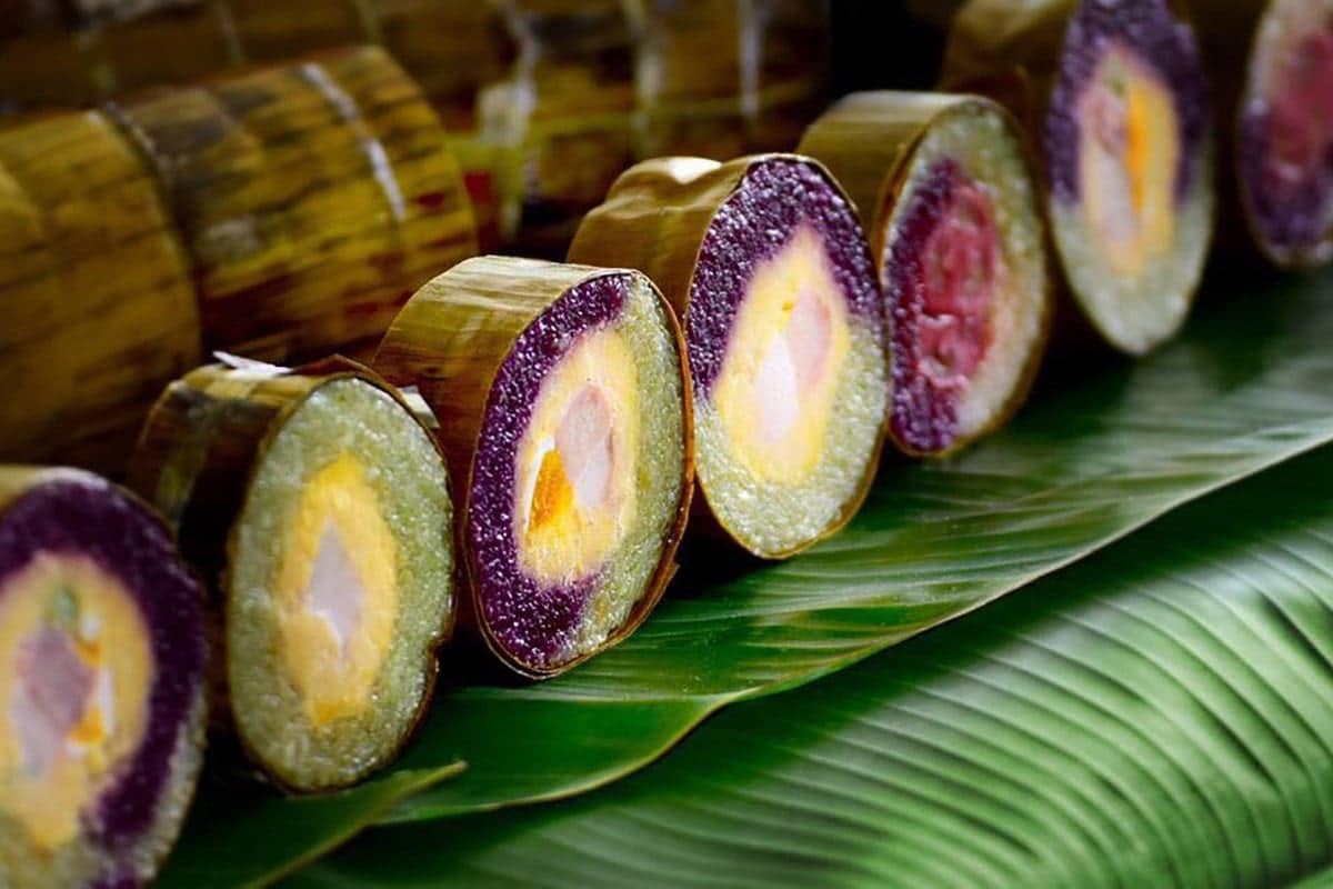 Bánh tét lá cẩm là món quà ý nghĩa, thể hiện nét văn hóa ẩm thực dân dã của Cần Thơ